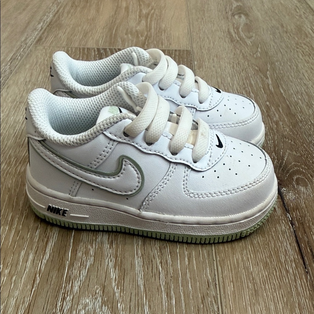 Nike Kids White and Green Sneakers